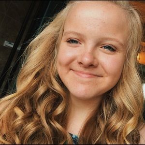 Meet your Posher, Alyssa